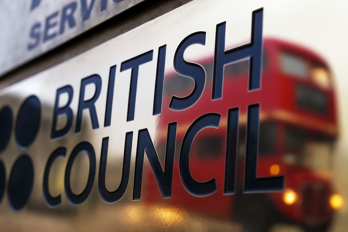 Dangerous Wild Animals Act UK 2025: Complete Licence Guide